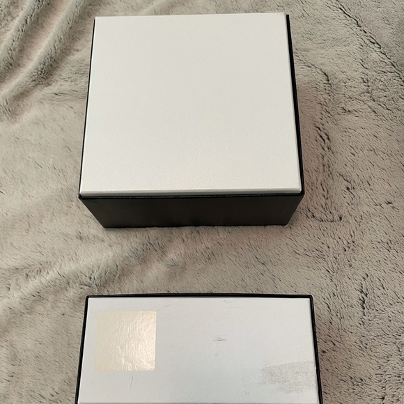 Bundle of authentic Chanel boxes, bags & ribbons - Picture 7 of 10